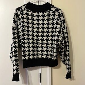 Sweater with black and white print!